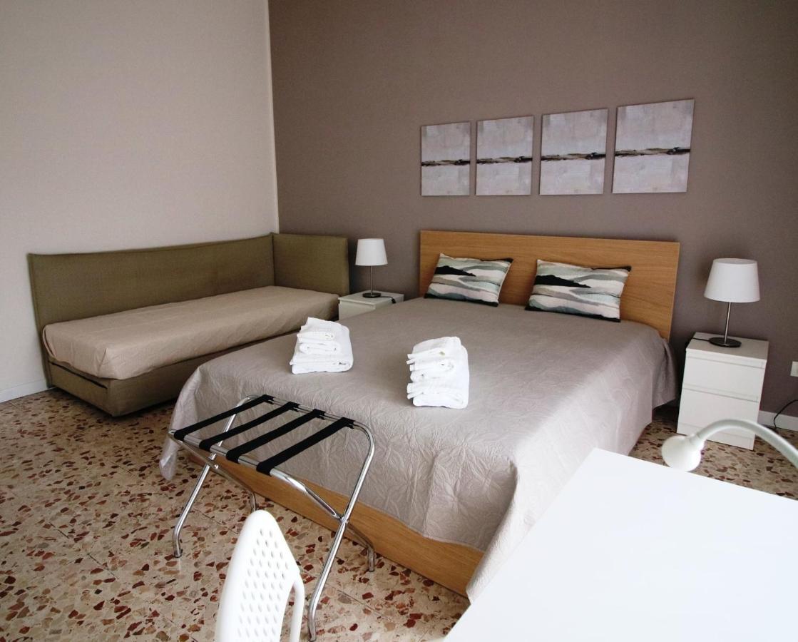 Giuffrida Apartment Rooms คาตาเนีย ภายนอก รูปภาพ