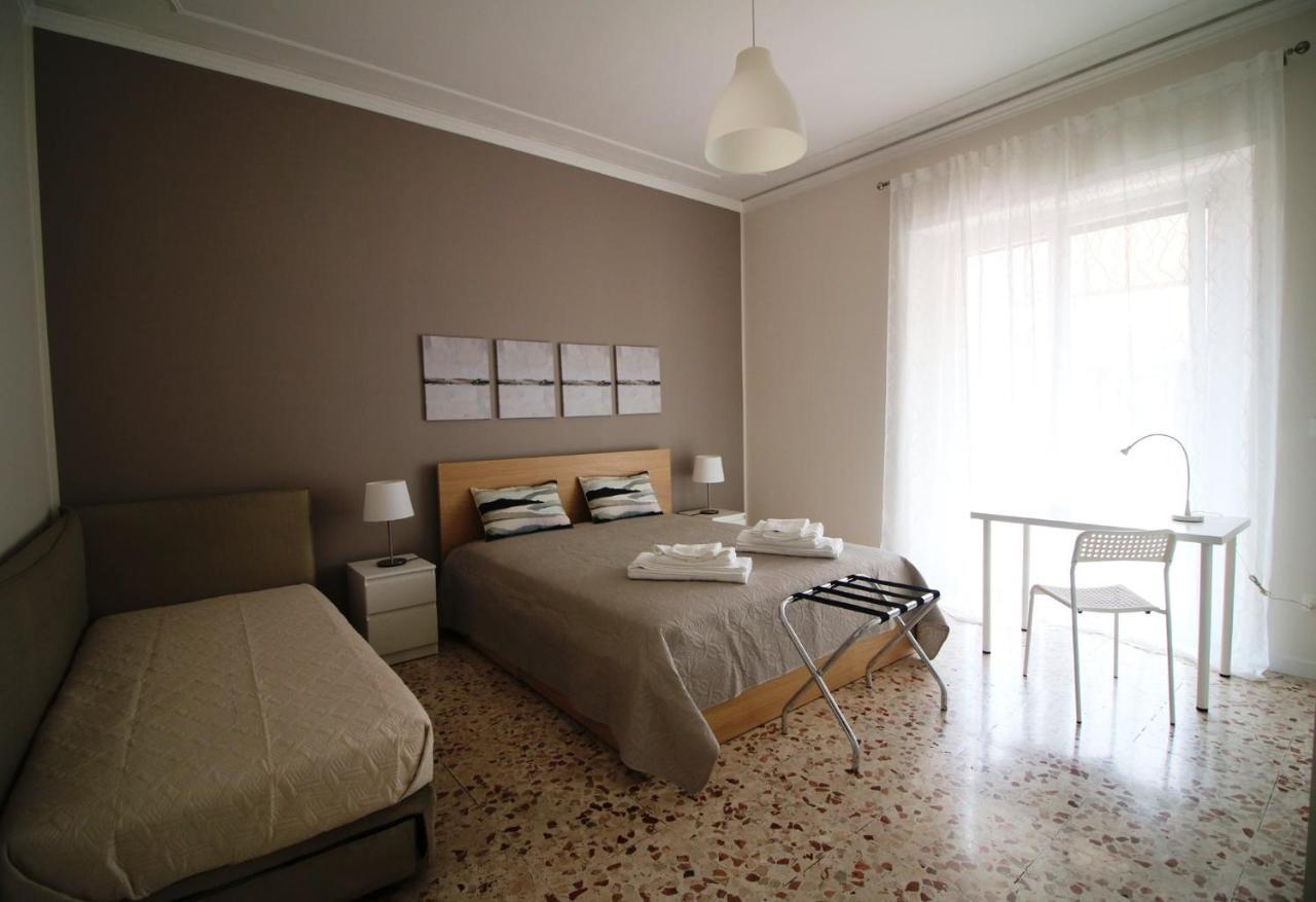 Giuffrida Apartment Rooms คาตาเนีย ภายนอก รูปภาพ