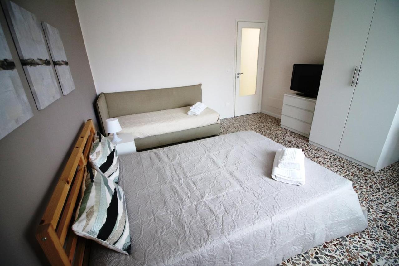 Giuffrida Apartment Rooms คาตาเนีย ภายนอก รูปภาพ