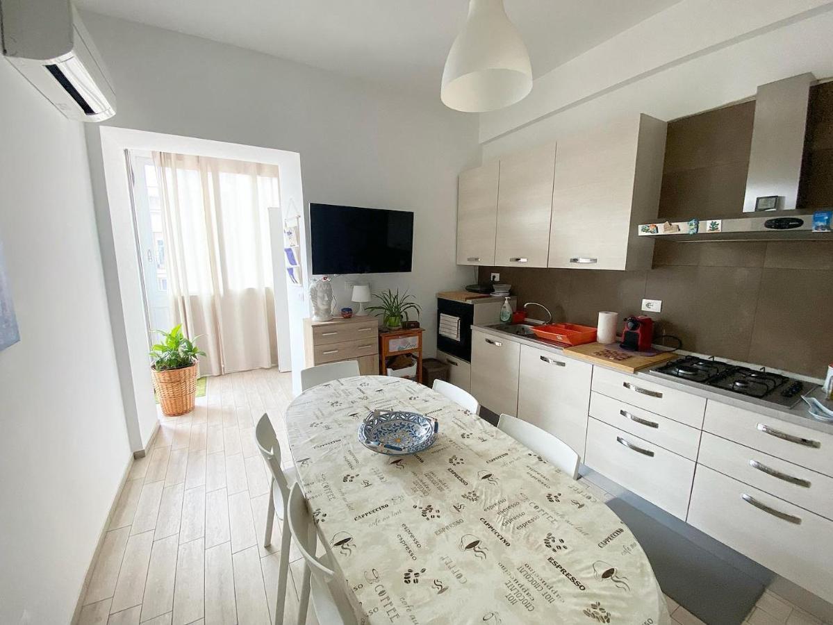 Giuffrida Apartment Rooms คาตาเนีย ภายนอก รูปภาพ