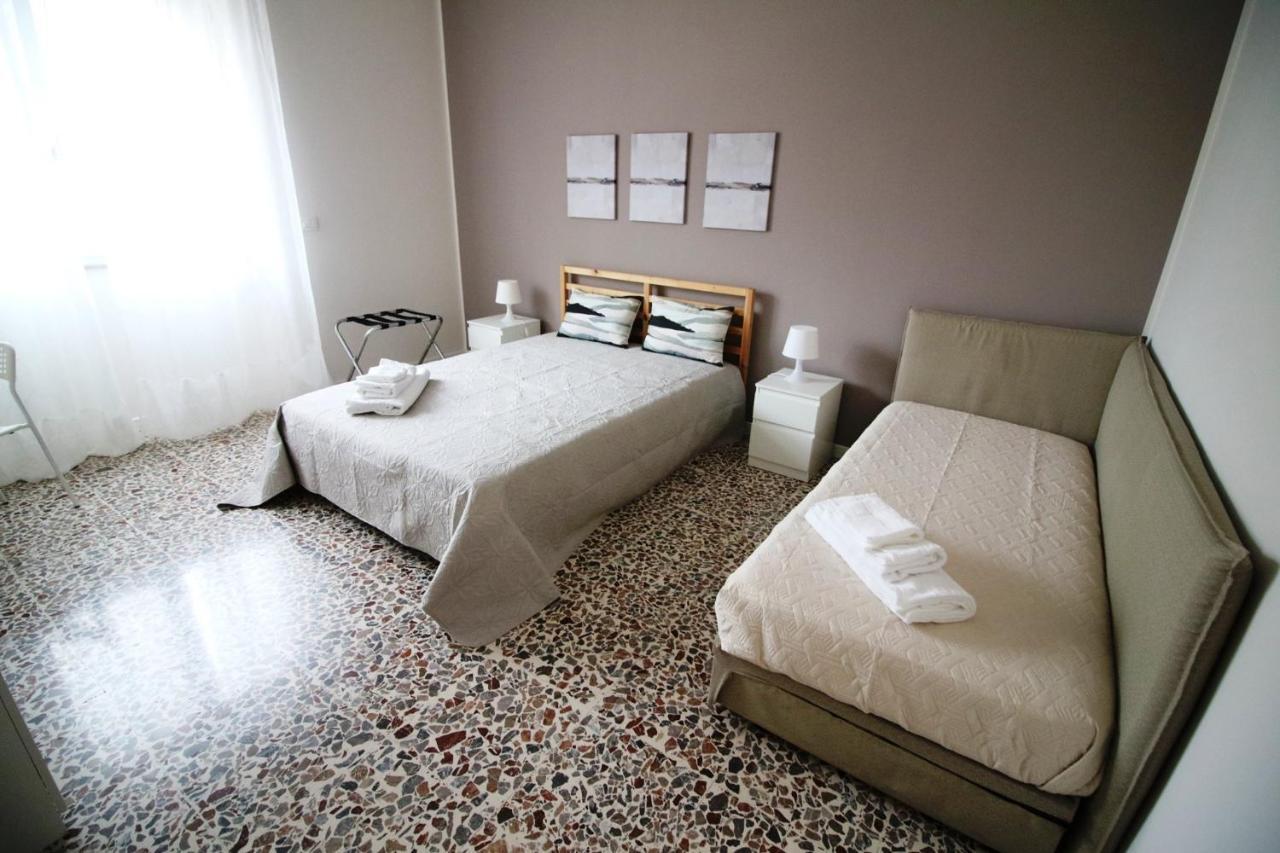 Giuffrida Apartment Rooms คาตาเนีย ภายนอก รูปภาพ