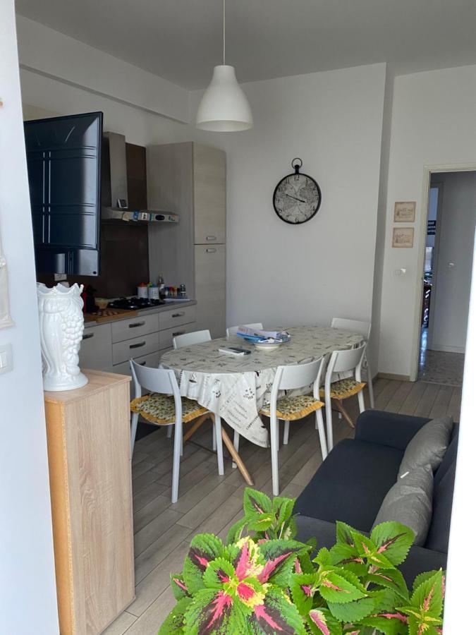 Giuffrida Apartment Rooms คาตาเนีย ภายนอก รูปภาพ