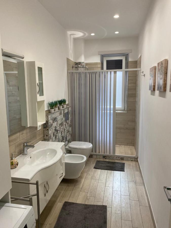 Giuffrida Apartment Rooms คาตาเนีย ภายนอก รูปภาพ