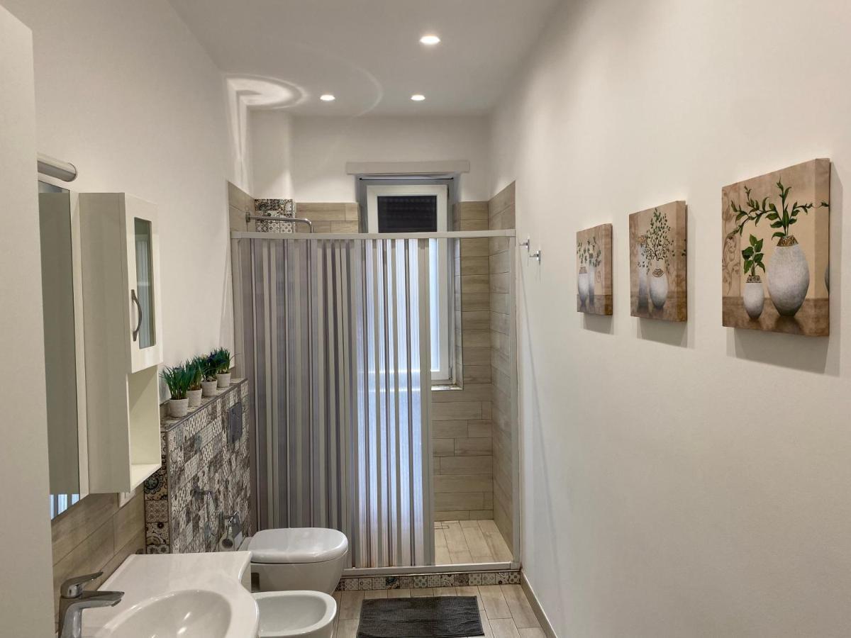 Giuffrida Apartment Rooms คาตาเนีย ภายนอก รูปภาพ