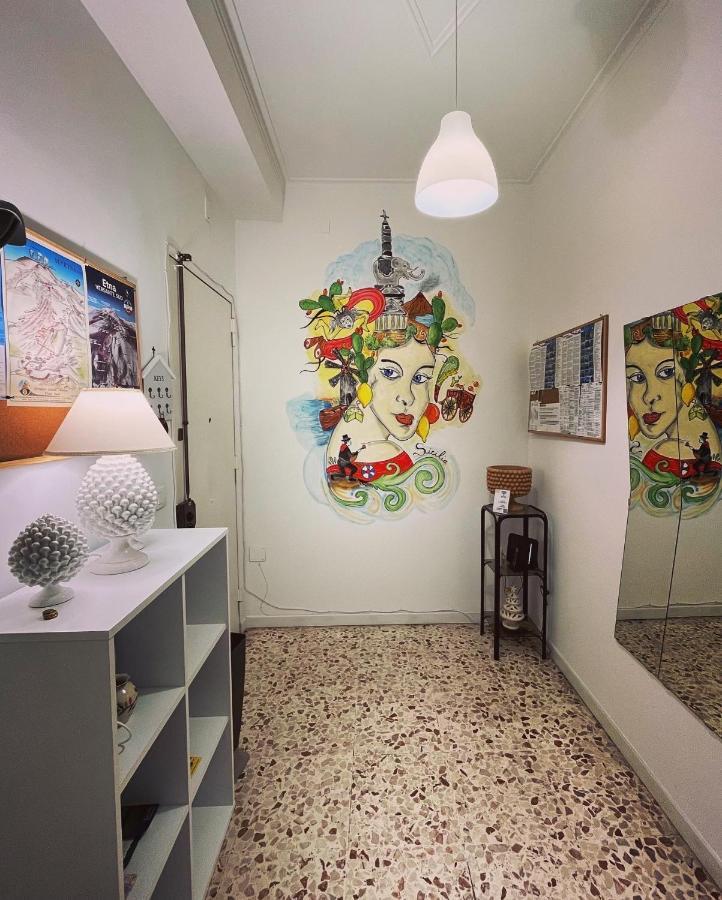 Giuffrida Apartment Rooms คาตาเนีย ภายนอก รูปภาพ