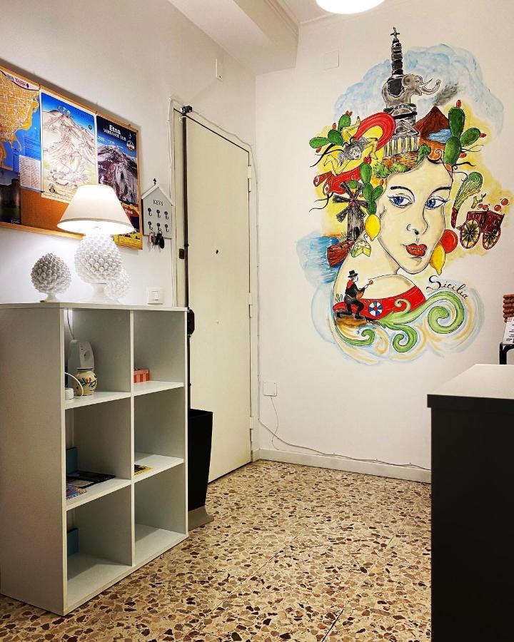 Giuffrida Apartment Rooms คาตาเนีย ภายนอก รูปภาพ