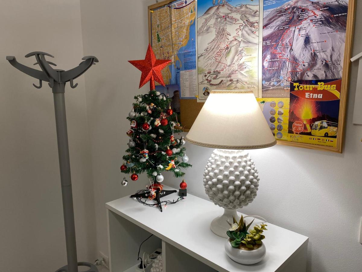 Giuffrida Apartment Rooms คาตาเนีย ภายนอก รูปภาพ