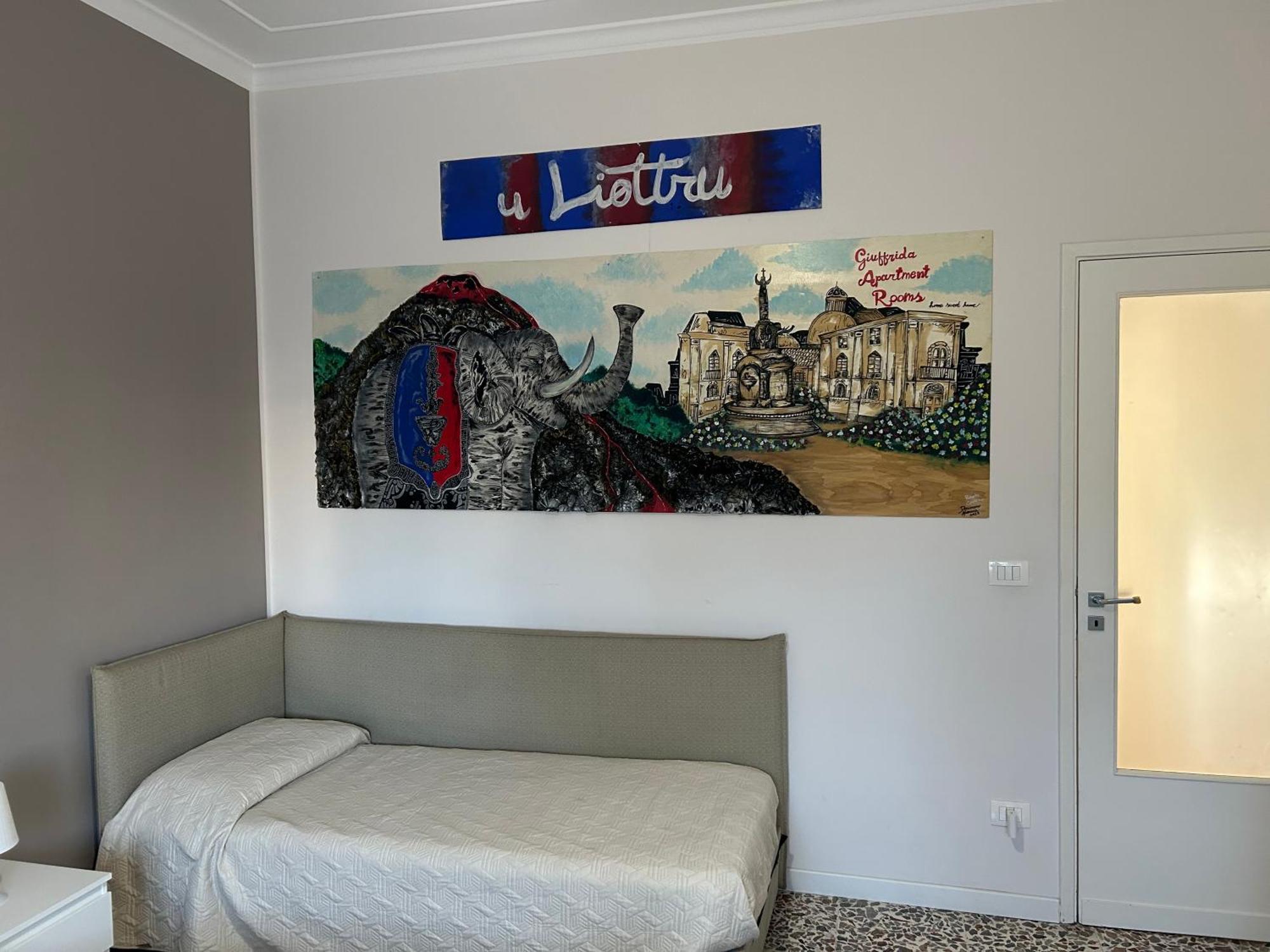Giuffrida Apartment Rooms คาตาเนีย ภายนอก รูปภาพ