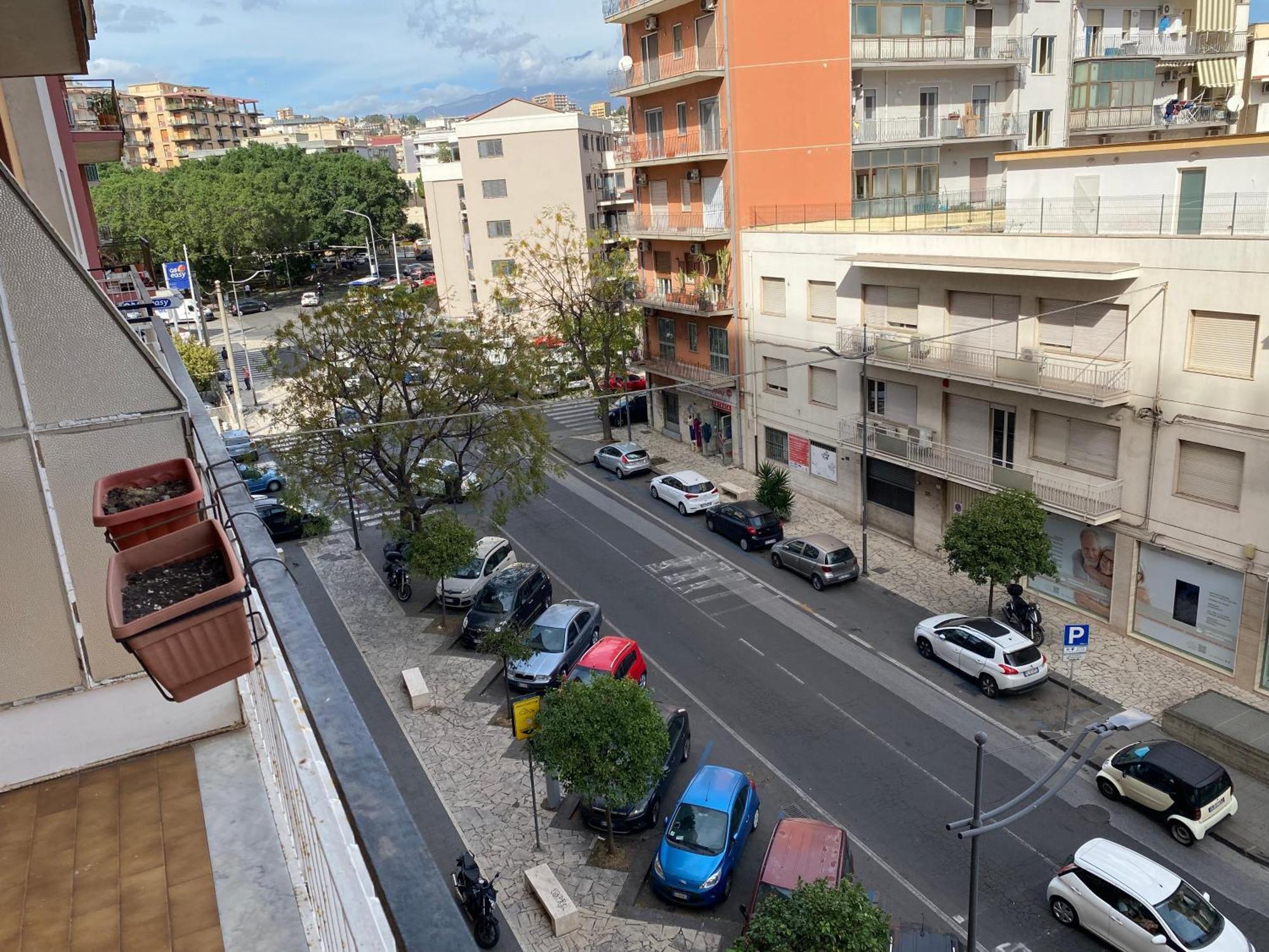 Giuffrida Apartment Rooms คาตาเนีย ภายนอก รูปภาพ