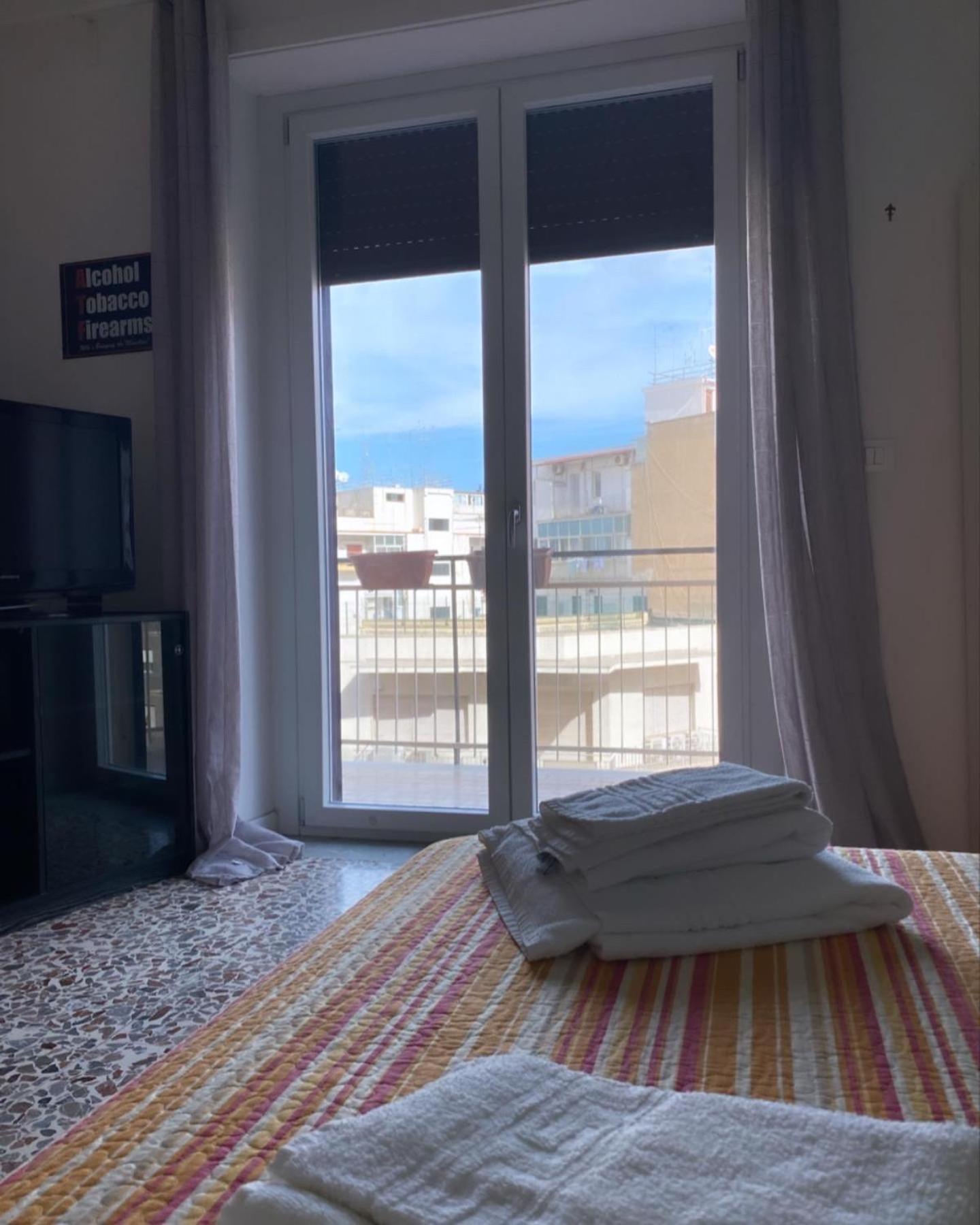 Giuffrida Apartment Rooms คาตาเนีย ภายนอก รูปภาพ