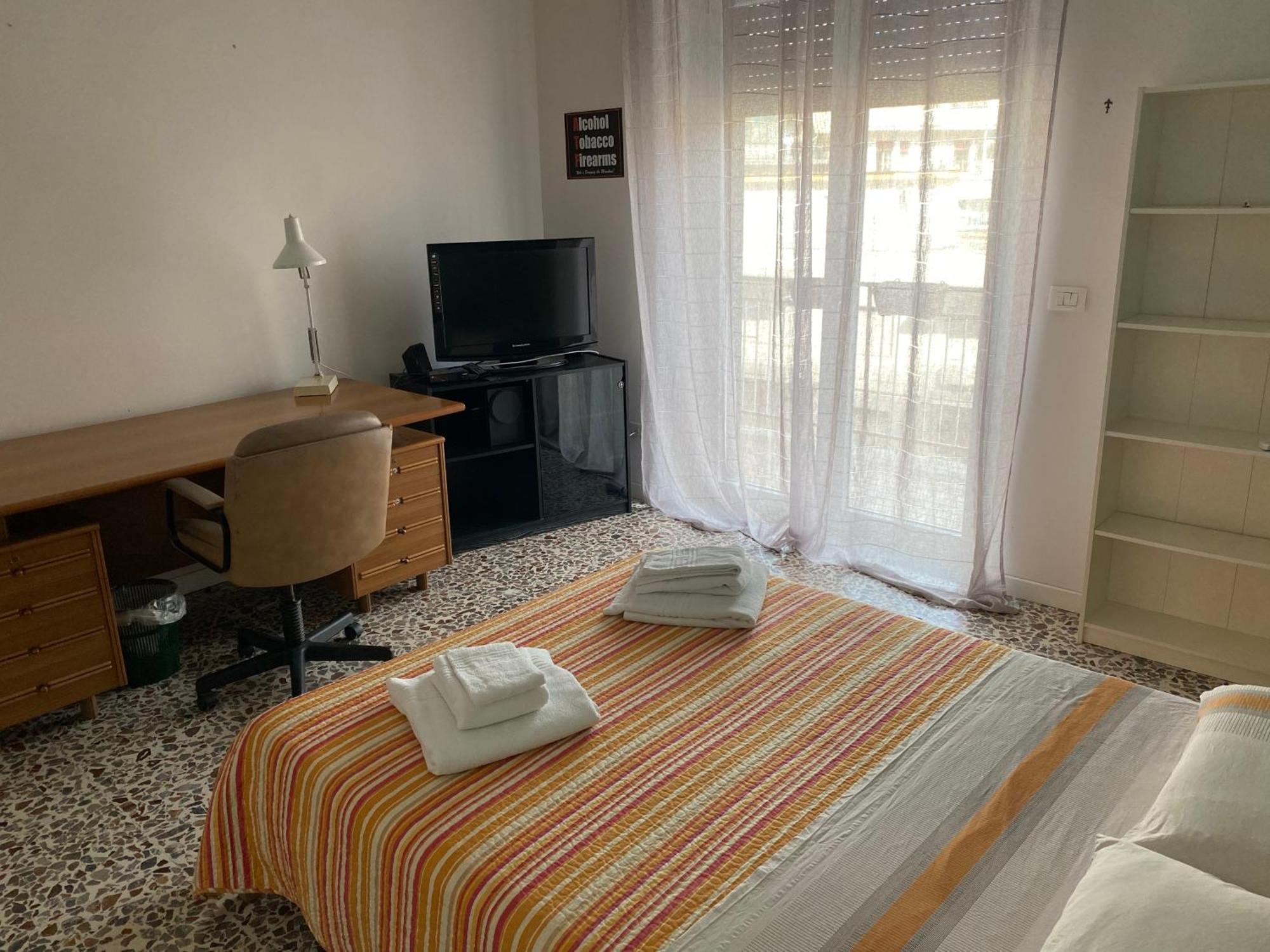 Giuffrida Apartment Rooms คาตาเนีย ภายนอก รูปภาพ